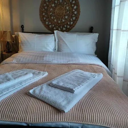 Rinoula's Traditional * Mouresi