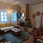 Rinoula's Traditional * Mourésion