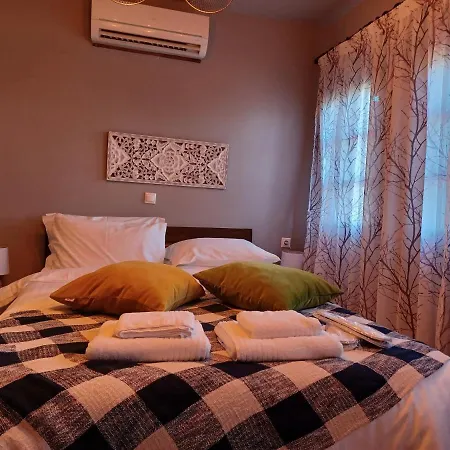 Rinoula's Traditional Apartment *