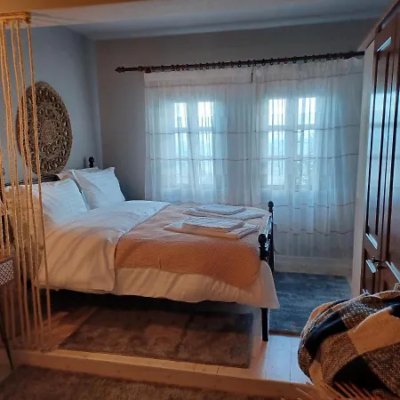 Apartament Rinoula's Traditional *