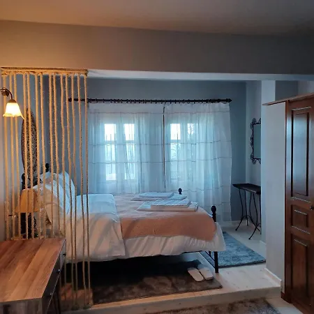 Rinoula's Traditional * Mourésion