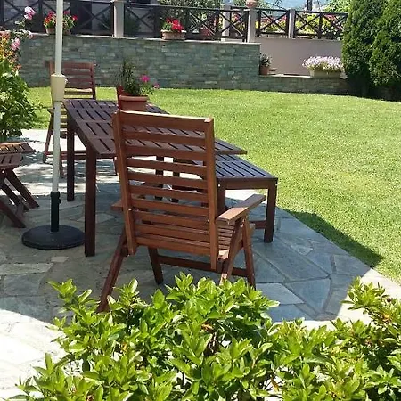 Rinoula's Traditional Apartment